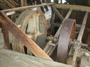 Belt wheels inside stamp mill