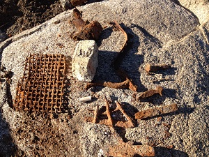 Rusty remnants of a possible stove, Folsom Lake, History