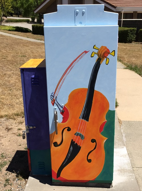 cello_mural_utility_box_auburn